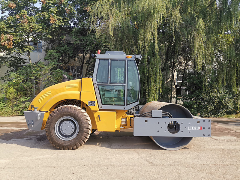 Luoyang Lutong LTD210H Road Roller: Tier 2 Cummins Power, High-Altitude Performa
